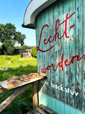 Lütte_Backstuv_außen_brot_01_bea.jpg Lütte_Backstuv_außen_brot_01_bea.jpg