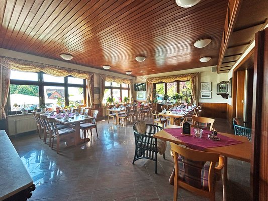 Schützenhof_Innen_Saal_01_bea.jpg Schützenhof_Innen_Saal_01_bea.jpg