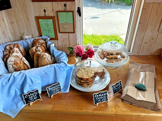 Lütte_Backstuv_innen_Kekse-u-Brot_01_bea.jpg Lütte_Backstuv_innen_Kekse-u-Brot_01_bea.jpg