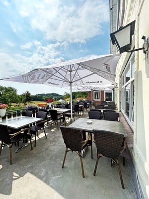 Athos_außen_Terrasse_01_bea.jpg Athos_außen_Terrasse_01_bea.jpg