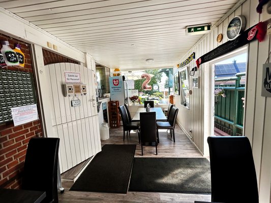 Mörtels-Imbiss_innen_04_bea.jpg Mörtels-Imbiss_innen_04_bea.jpg