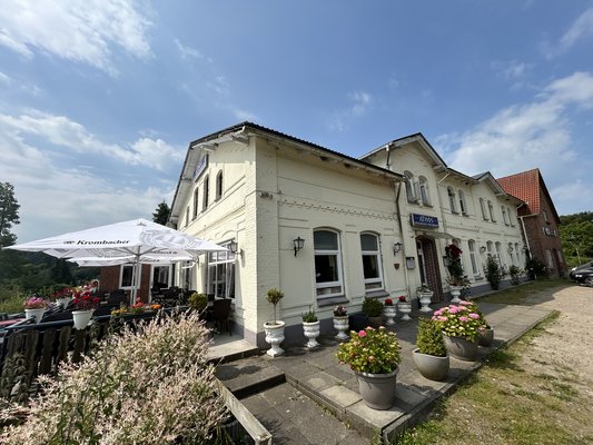 Athos_außen_01.jpg Athos_außen_01.jpg