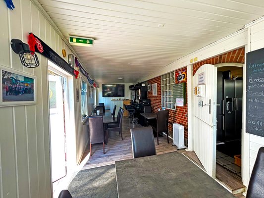 Mörtels-Imbiss_innen_02_bea.jpg Mörtels-Imbiss_innen_02_bea.jpg