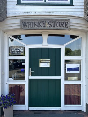Whisky_Krüger_außen_Eingang_01.jpg Whisky_Krüger_außen_Eingang_01.jpg